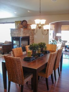 Dining room with wicker chairs